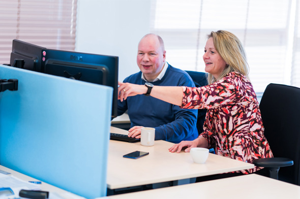 Collega's helpen met eindejaarstips voor bv en dga